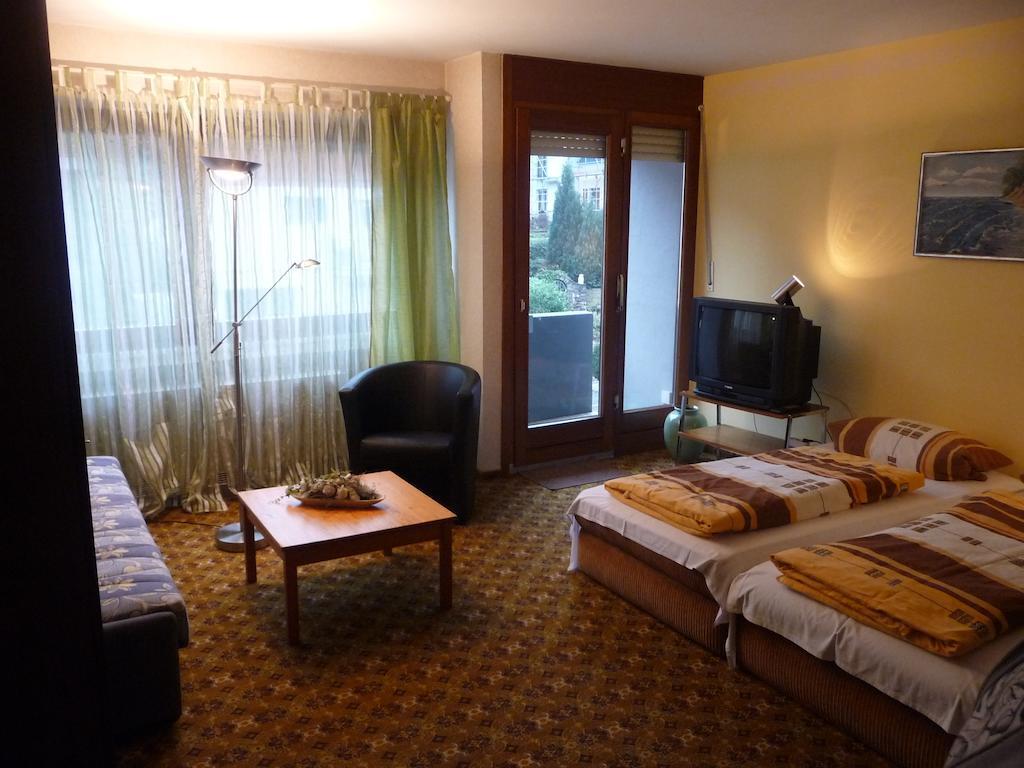 Hotel-Garni-Sonnenlay แบร์นคาสเทล-คืสท์ ห้อง รูปภาพ