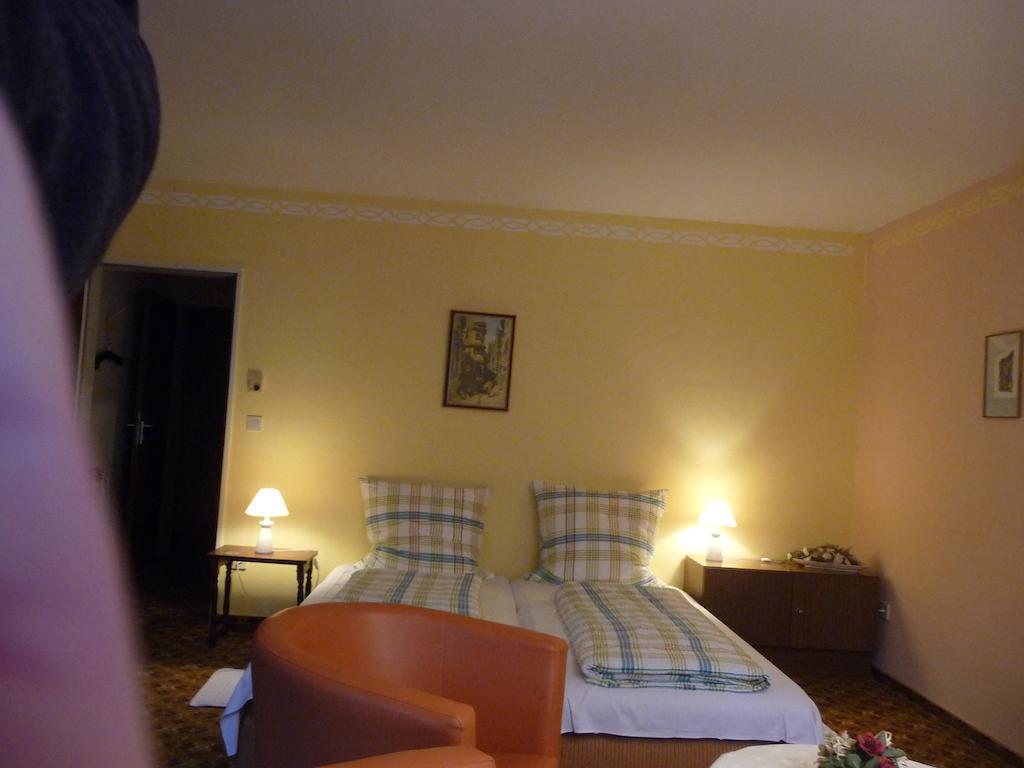 Hotel-Garni-Sonnenlay แบร์นคาสเทล-คืสท์ ห้อง รูปภาพ